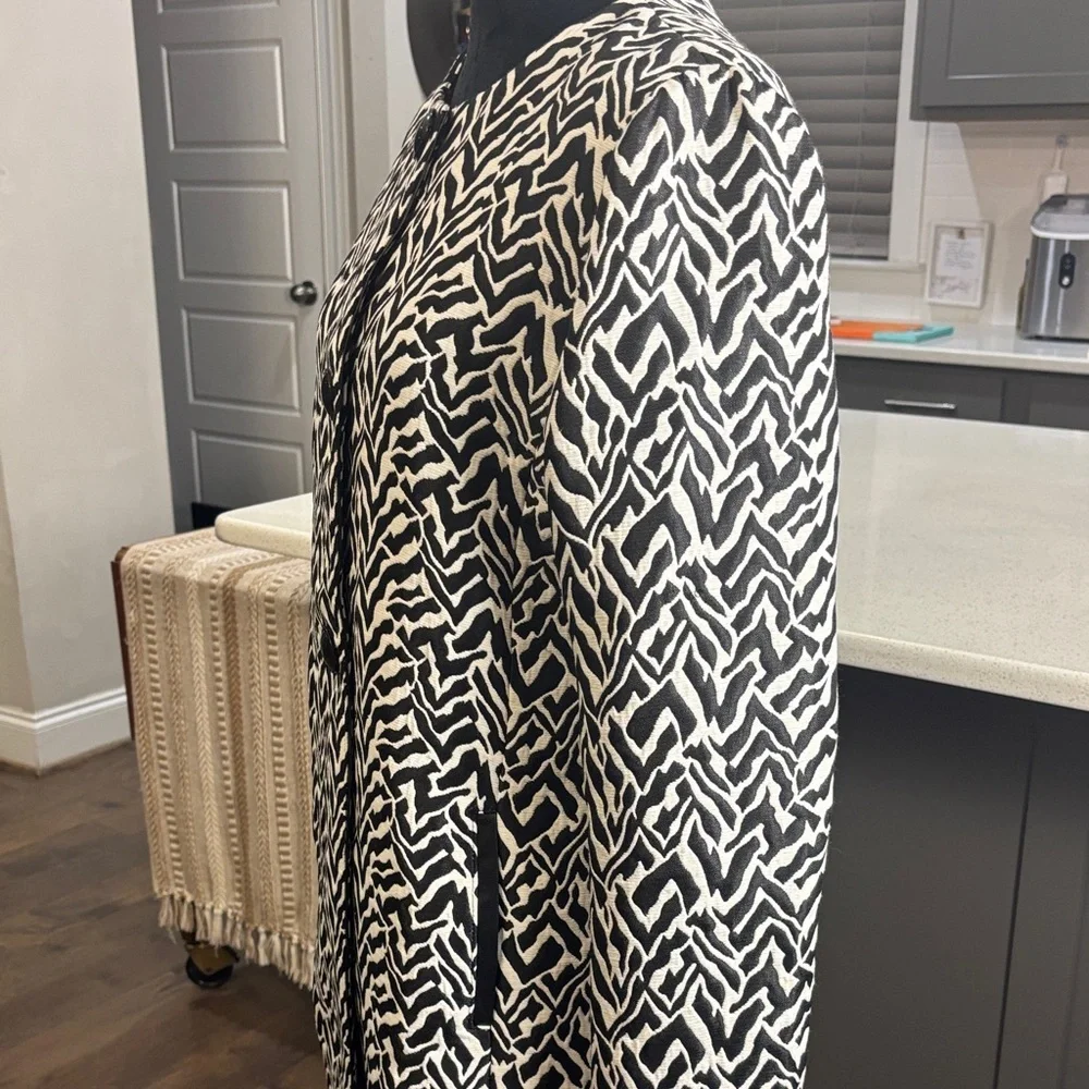 Chico's Black and White Patterned Blazer - Picture 6 of 8